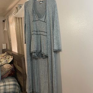 It’s a 2 peace from Fashion nova the size is a large